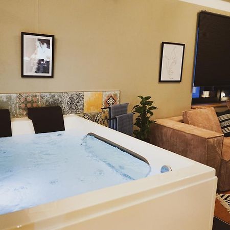 Stilvolles City-Loft Mit Privatem Whirlpool เทรียร์ ภายนอก รูปภาพ
