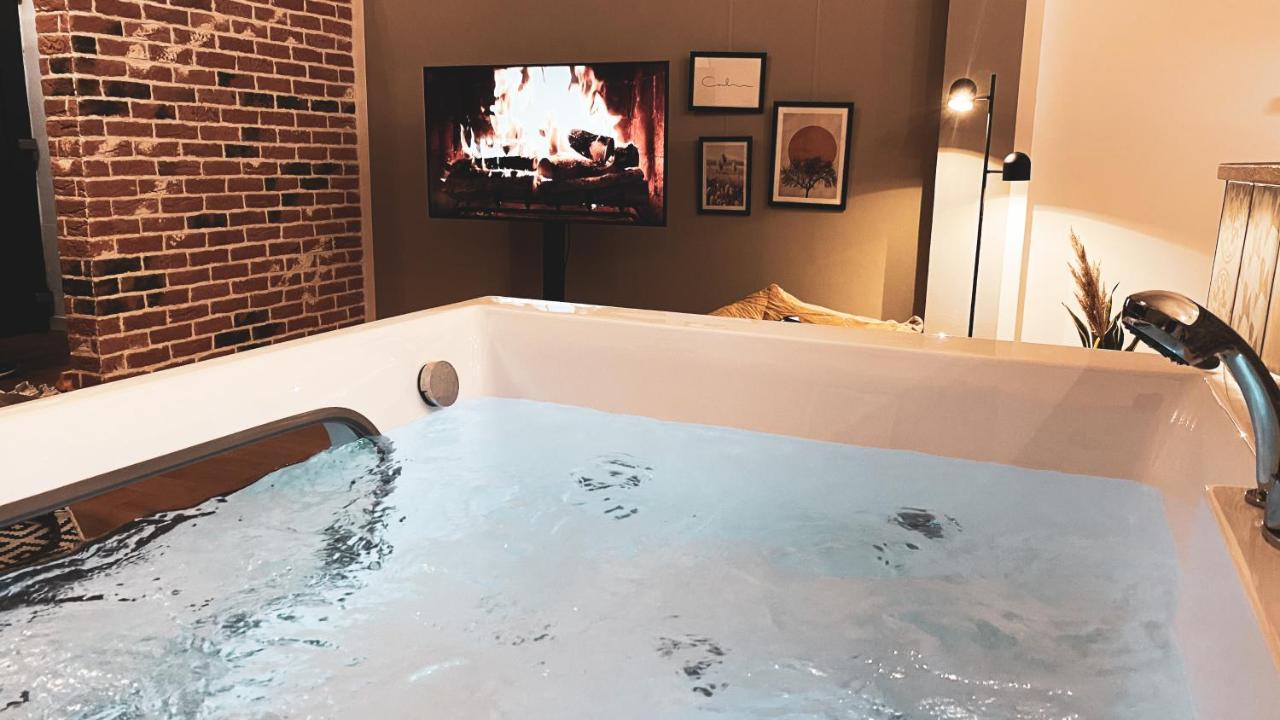 Stilvolles City-Loft Mit Privatem Whirlpool เทรียร์ ภายนอก รูปภาพ