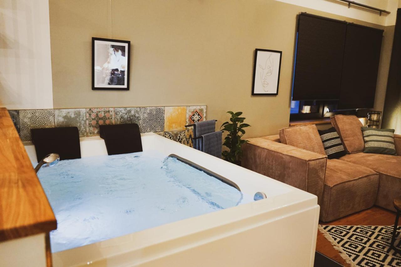 Stilvolles City-Loft Mit Privatem Whirlpool เทรียร์ ภายนอก รูปภาพ
